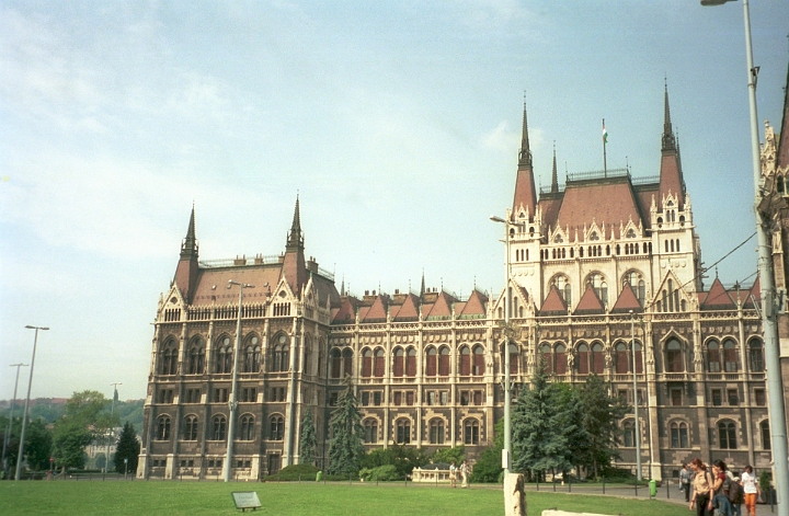09 Budapest - Parliment.jpg - ASCII